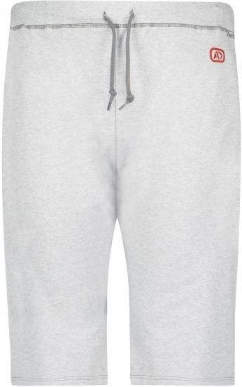 Harmaat collegeshortsit