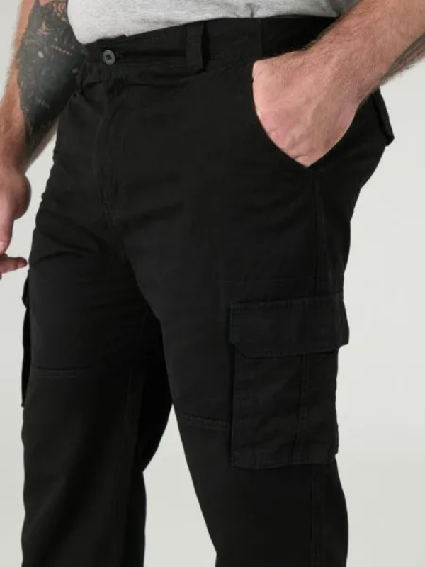 Mustat reisitaskuhousut