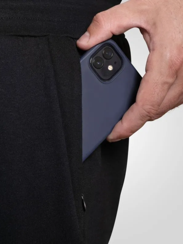 Tumman siniset collegehousut