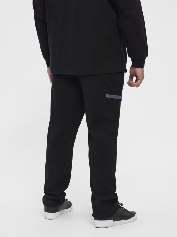 Mustat ribcollegehousut