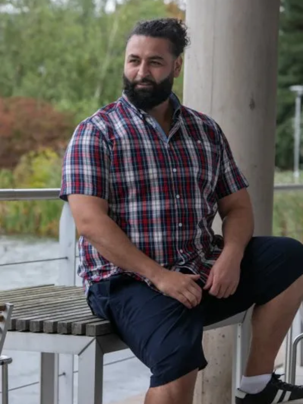 Ruudullinen kauluspaita