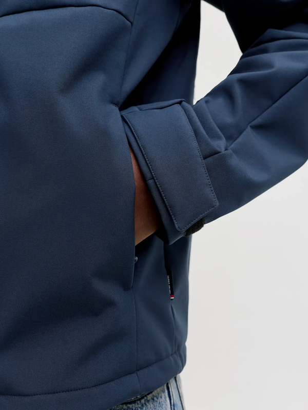 Tumman sininen softshelltakki