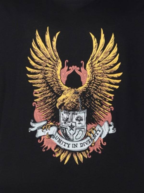 Musta kotka printti t-paita